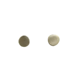 Pure small disc studs pack shot HeidiHockenjos