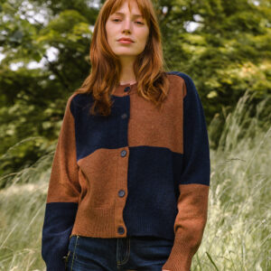 COTSWOLD KNIT - Check Cardian - Suede - front view in long grass
