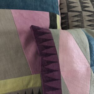 small cushion detail sml