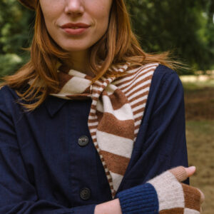 COTSWOLD KNIT - Notgrove Neckerchief - Skewbald - Glove and beret set - girl next door