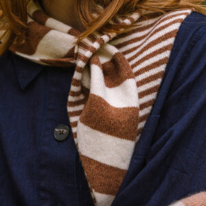 COTSWOLD KNIT - Notgrove Neckerchief - Skewbald - front tie detail