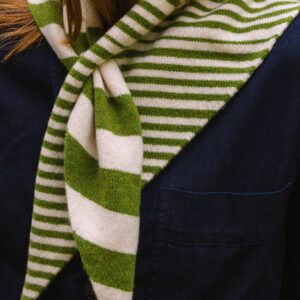 COTSWOLD KNIT - Notgrove Neckerchief - Snowdrop - close up of tie