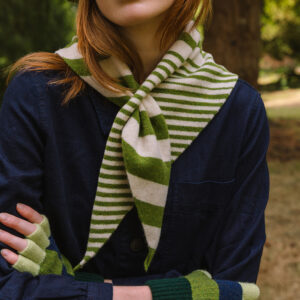 COTSWOLD KNIT - Notgrove Neckerchief - Snowdrop - front, arms folded