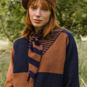 COTSWOLD KNIT - Notgrove Neckerchief - Suede - the full set with check cardigan - simply smiling