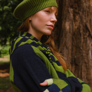 COTSWOLD KNIT - Wychwood F-less Glove - Moss - from the side view with nmatching necker and Beret